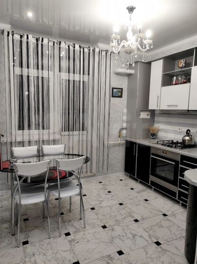 2-к. квартира, 58 м², 5/18 эт.