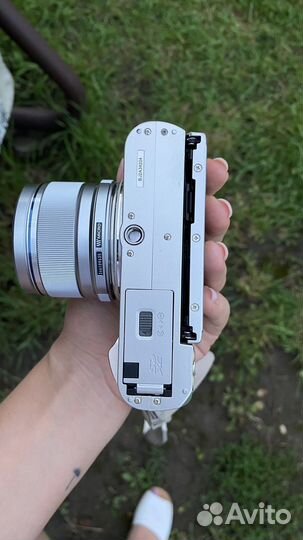 Olympus Pen E-PL9 14-42 EZ + Olypmus 25mm f/1.8