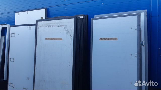 Двери грузового фургона