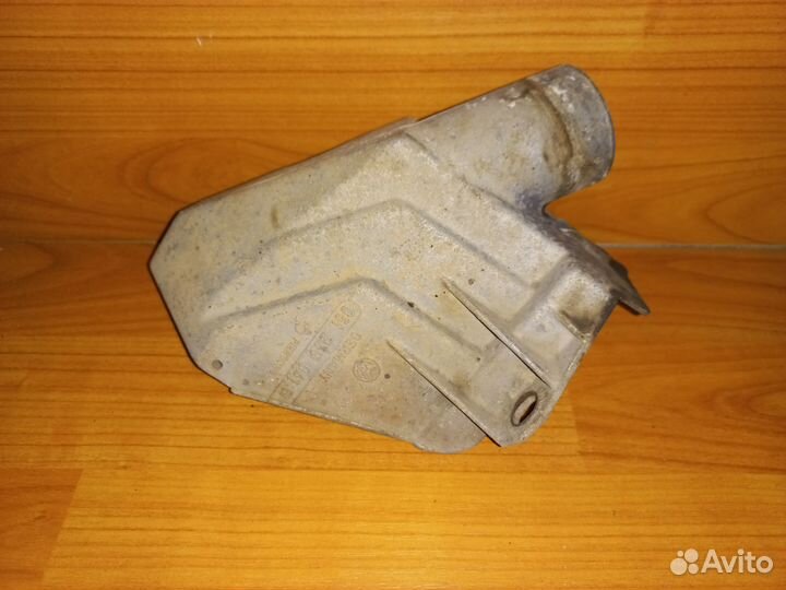 Экран выпускного коллектора Гольф 3