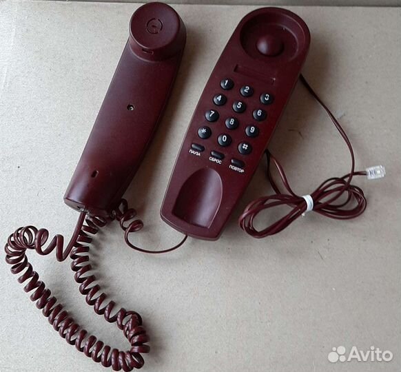 Телефон стационарный и трубка домофонная