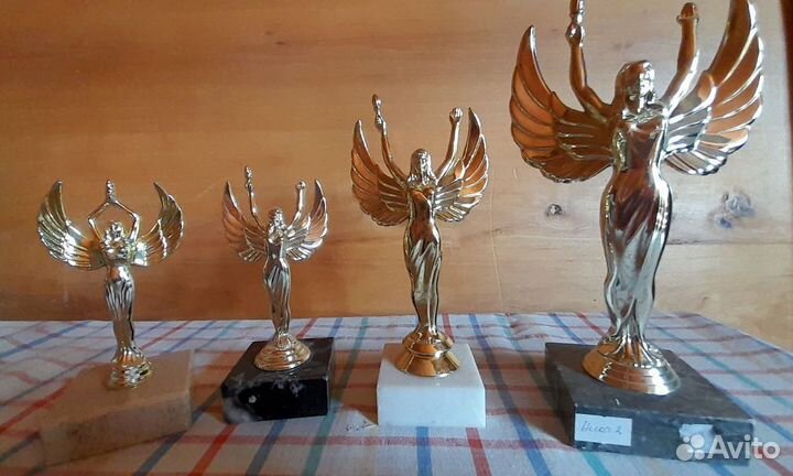 Статуэтки наградные. Собака Фу