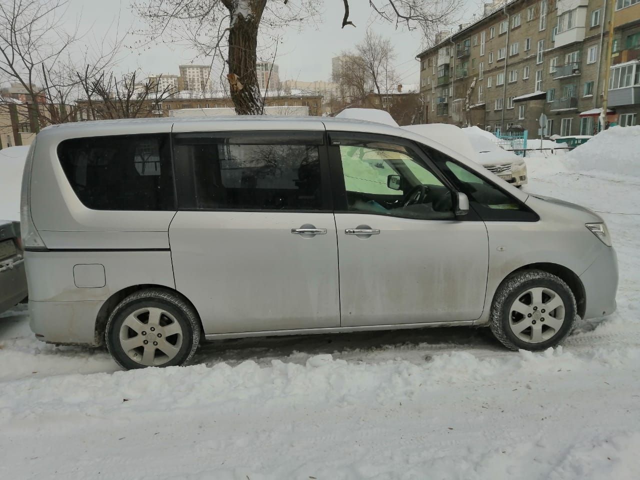Nissan Serena: фото владельца