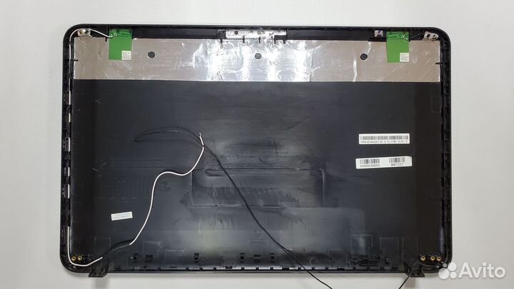 Крышка экрана Toshiba Satellite C850 минус 1 гайка