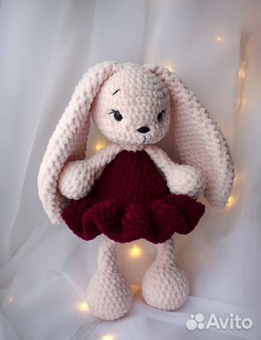 Зая в юбке вязаная мягкая игрушка