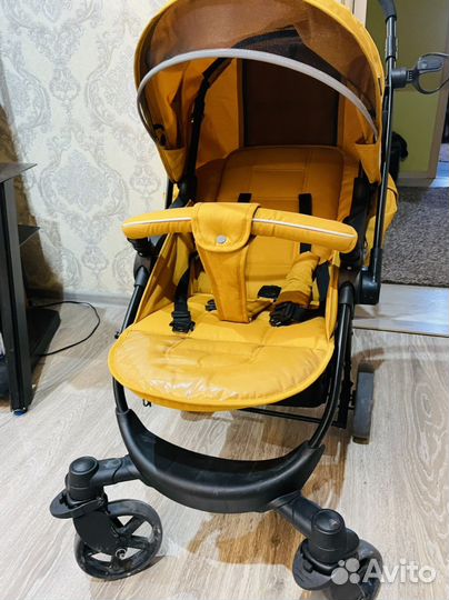 Прогулочная коляска с перекидной ручкой