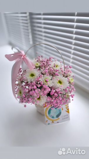 Цветы в корзине на 1 сентября