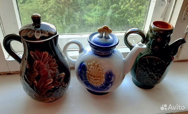 Кувшин и чайник для интерьера