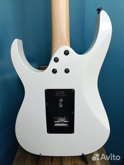 Электрогитара Ibanez RG350DXZ, HSH, 24 лада, Floyd