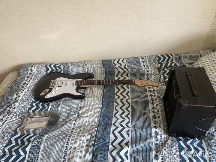 Электро гитара и комбик (можно купить раздельно)