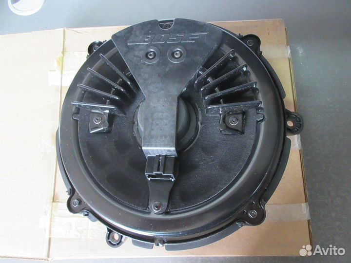 Динамик для cadillac STS