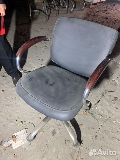 Парикмахерское кресло бу