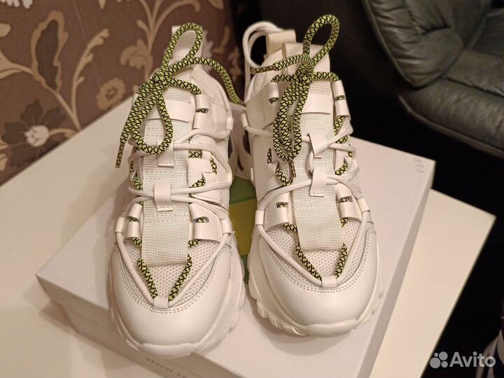 Кроссовки женские 38 размер