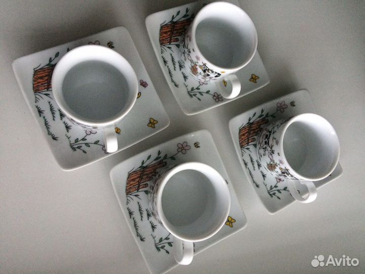 Чашки с блюдцами кофейные