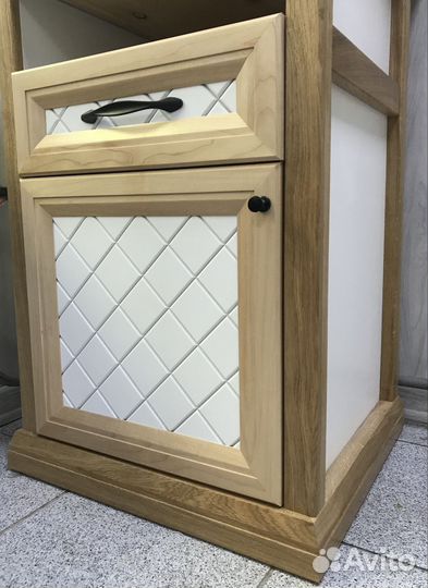 Тумба прикроватная / тумба парикмахера / комод