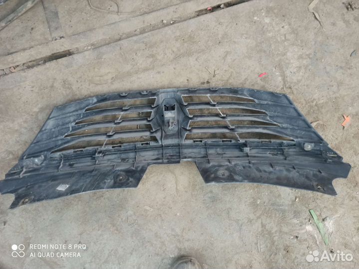 Решётка радиатора renault logan