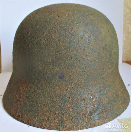 Шлем, каска немецкая М35 с попаданием (5)