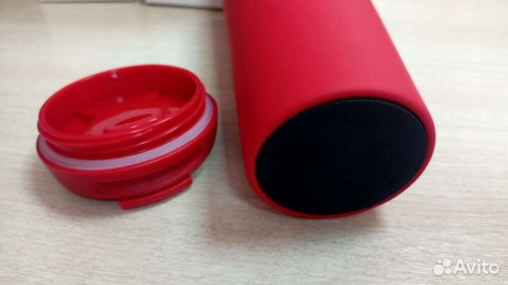 Термокружка 0,5 л. Пластик Красная Новая