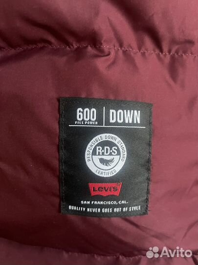 Пуховик Levis