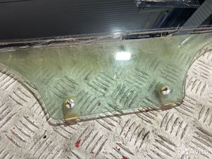 Стекло двери опускное заднее правое Ssangyong