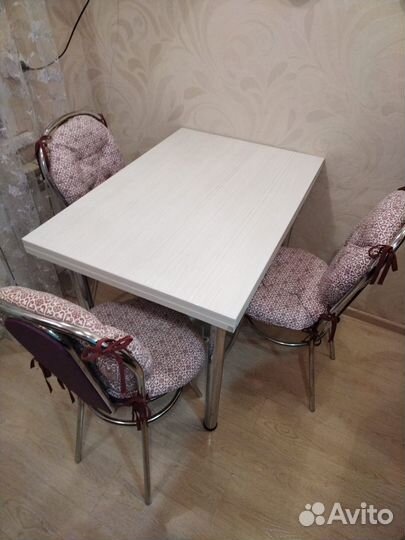 Кухонный Стол со стульями б/у