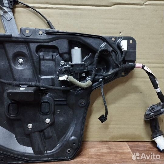 Стеклоподъемник электрический передний левый Mazda