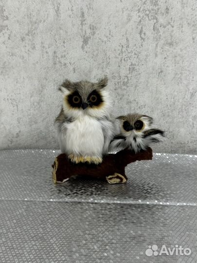 Пушистая сова на ветке статуэтка