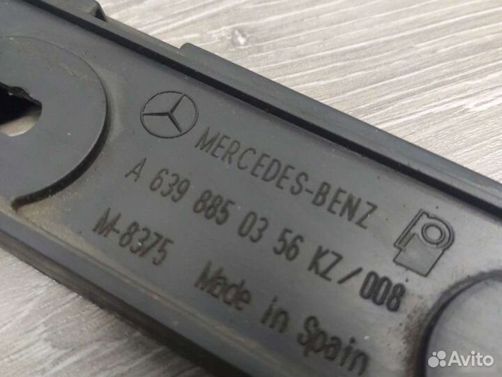 Кронштейн бампера Mercedes Vito W639