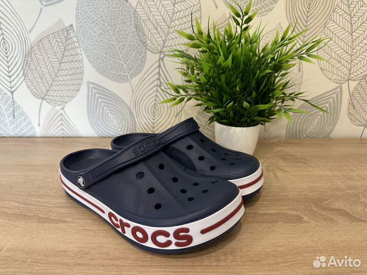 Продаю Crocs новые