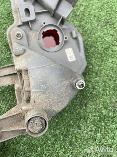 Противотуманная фара задняя левая Toyota Rav4