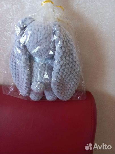 Заяц ручной работы вязанный