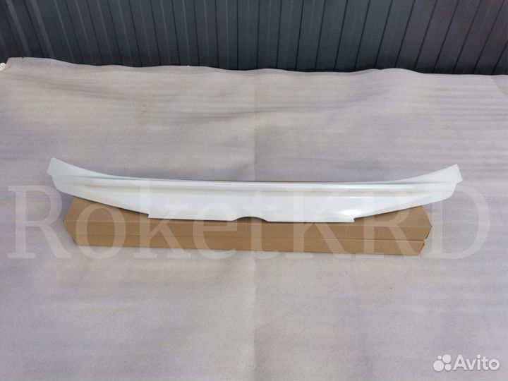 Спойлер под стекло Lexus LX 570 с 2015 года