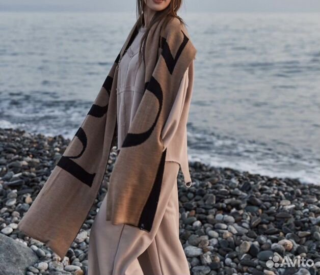 Стильный брендированный шарф