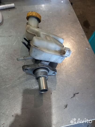 Главный тормозной цилиндр Ford fusion