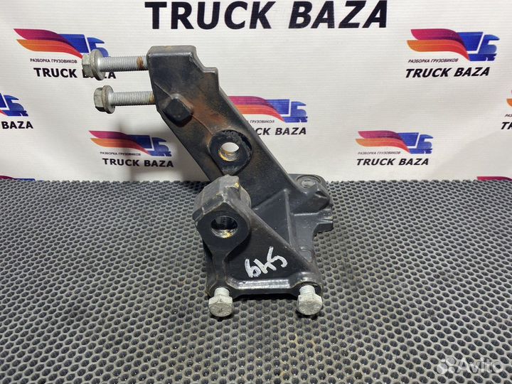 Кронштейн передней рессоры правый Scania 6-series