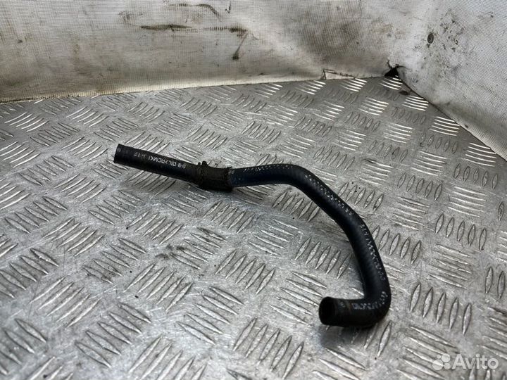 Патрубок системы охлаждения правый Toyota Land