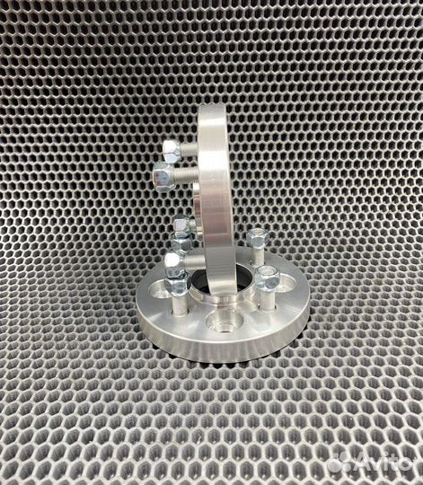 Проставки колесные 4шт 4х98 20мм цо 58.6 Ваз Лада