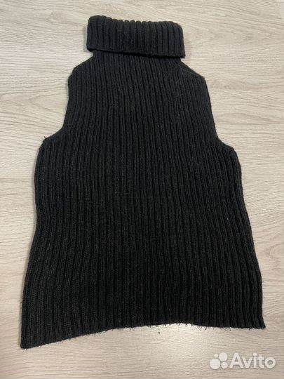 Жилет вязаный