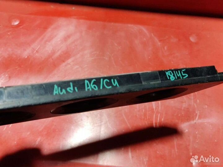 Рамка блока отопителя Audi А6 С4