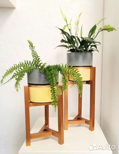 Кашпо на подставке