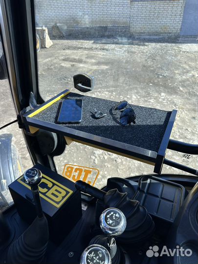 Полка JCB