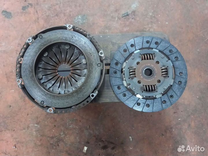 Шкода Рапид сцепление диск с корзиной