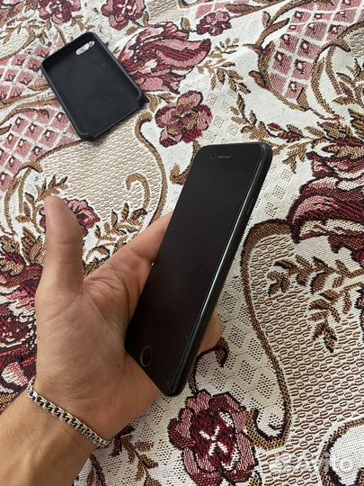 Телефон iPhone 7