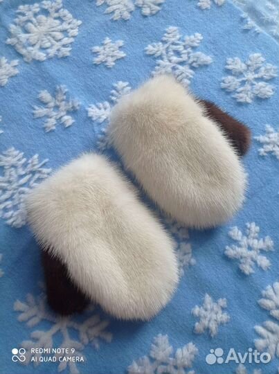 Норковые варежки детские