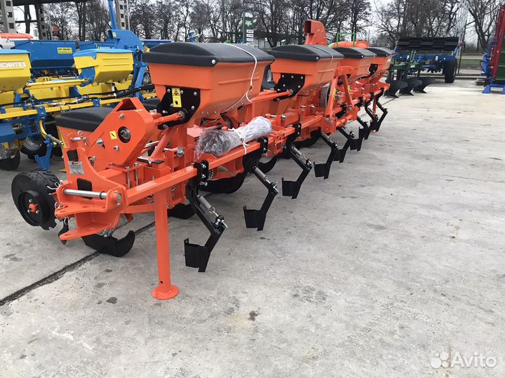 Сеялка Фаворит Весна-8, 2023