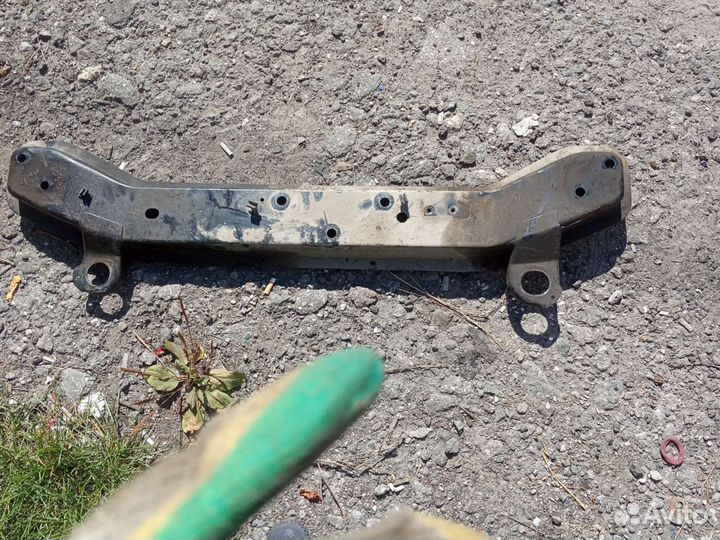 Балка крепления радиатора нижняя