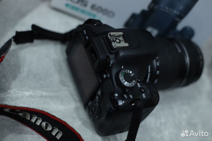 Зеркальный фотоаппарат canon 600d