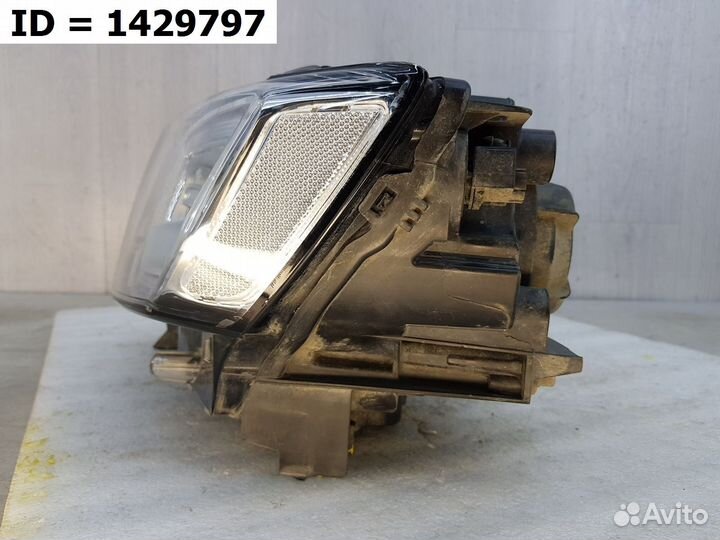 Фара левая Jeep Grand Cherokee