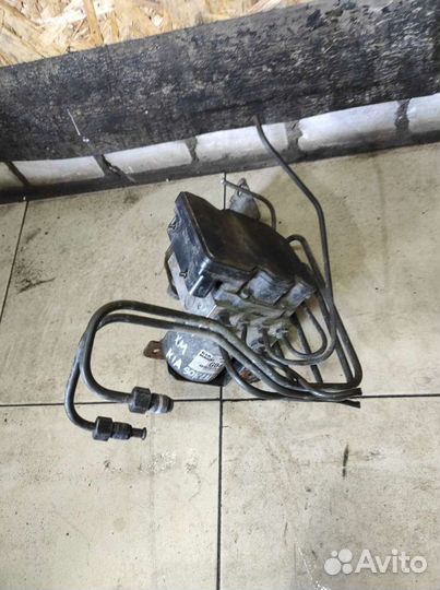 Блок ABS Kia Sorento XM 589102P900