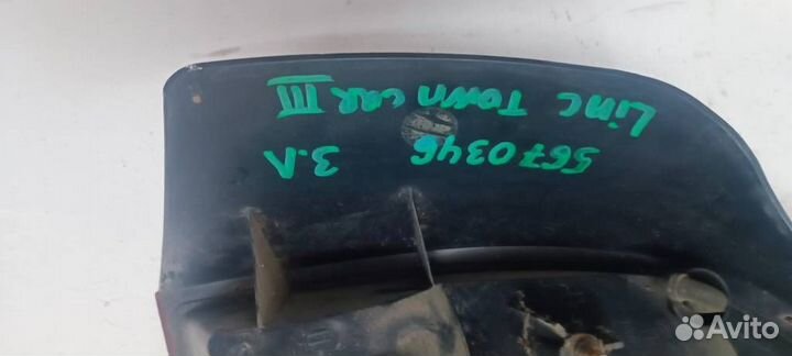 Фонарь задний левый Lincoln Town Car 3
